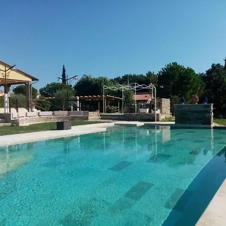 Villa Scenic In With Private Swimming Pool *