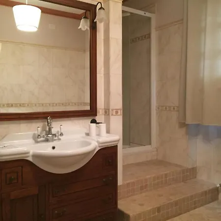 Scenic In With Private Swimming Pool *